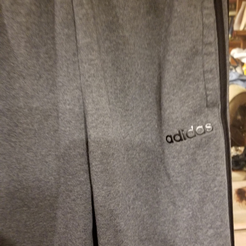 Adidas sweat pants with pockets super warm no drawstring